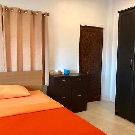 Hiranyika Cafe & Bed Hostel Koh Samui Buitenkant foto