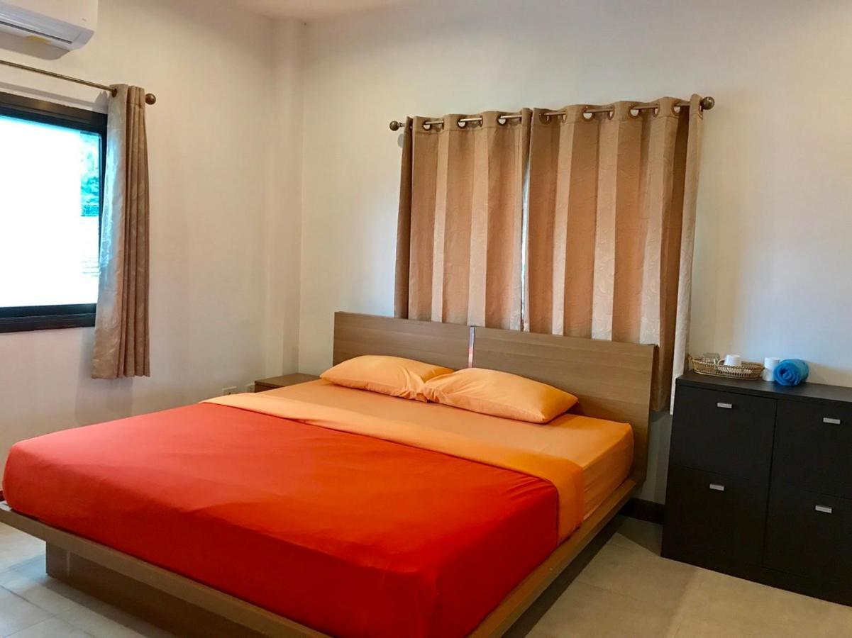 Hiranyika Cafe & Bed Hostel Koh Samui Buitenkant foto