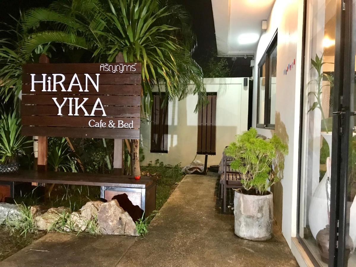 Hiranyika Cafe & Bed Hostel Koh Samui Buitenkant foto