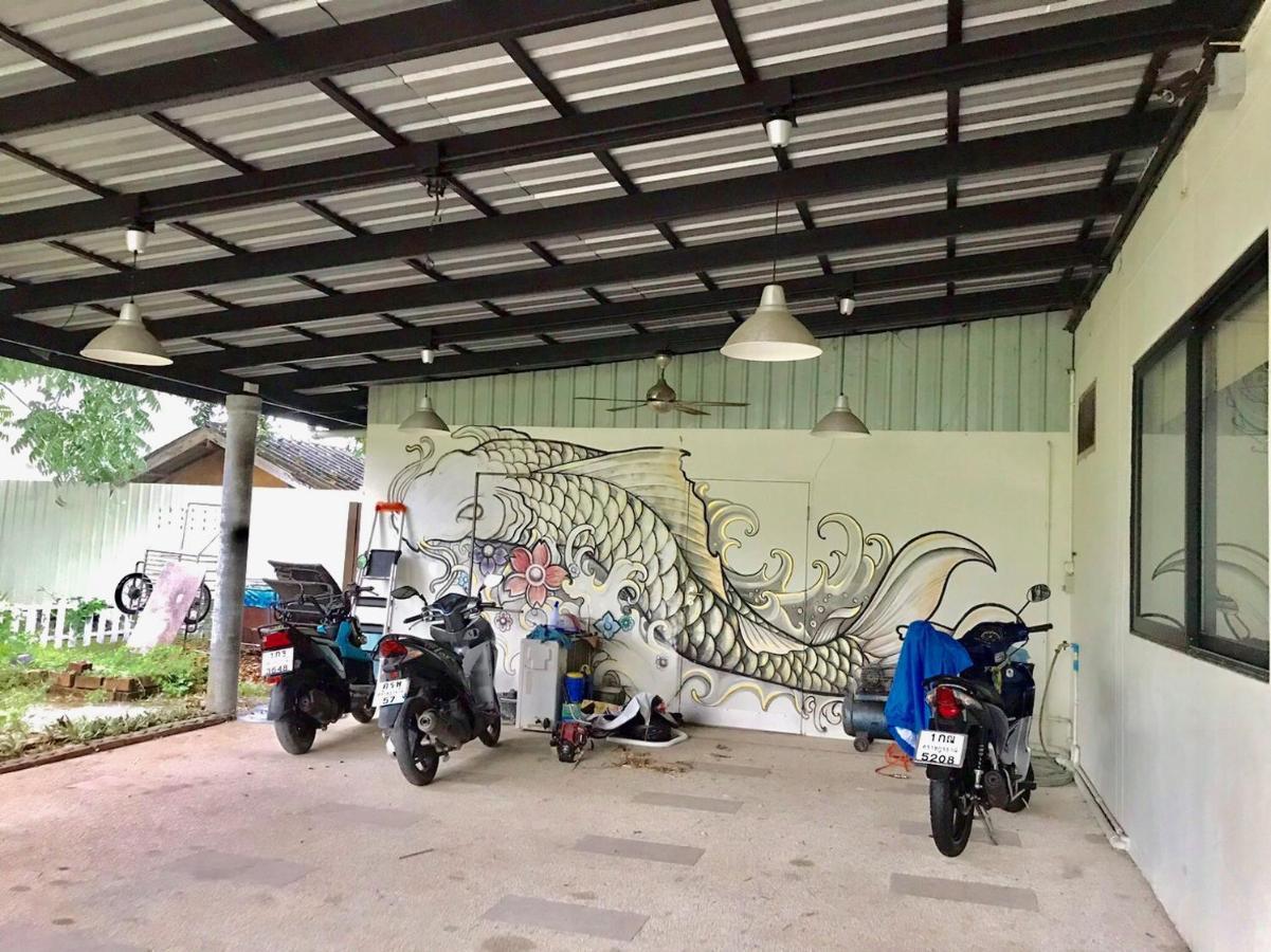 Hiranyika Cafe & Bed Hostel Koh Samui Buitenkant foto