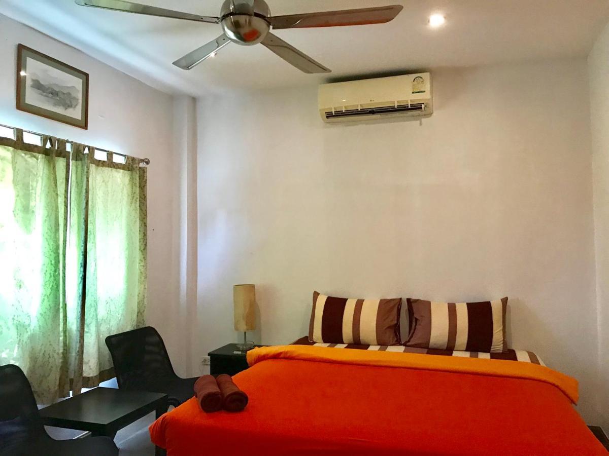 Hiranyika Cafe & Bed Hostel Koh Samui Buitenkant foto