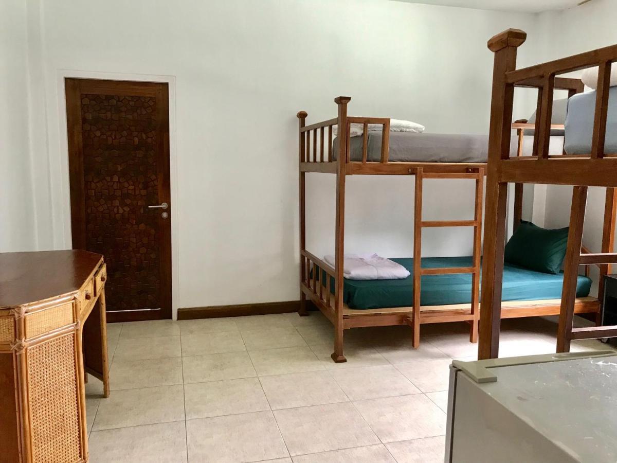 Hiranyika Cafe & Bed Hostel Koh Samui Buitenkant foto
